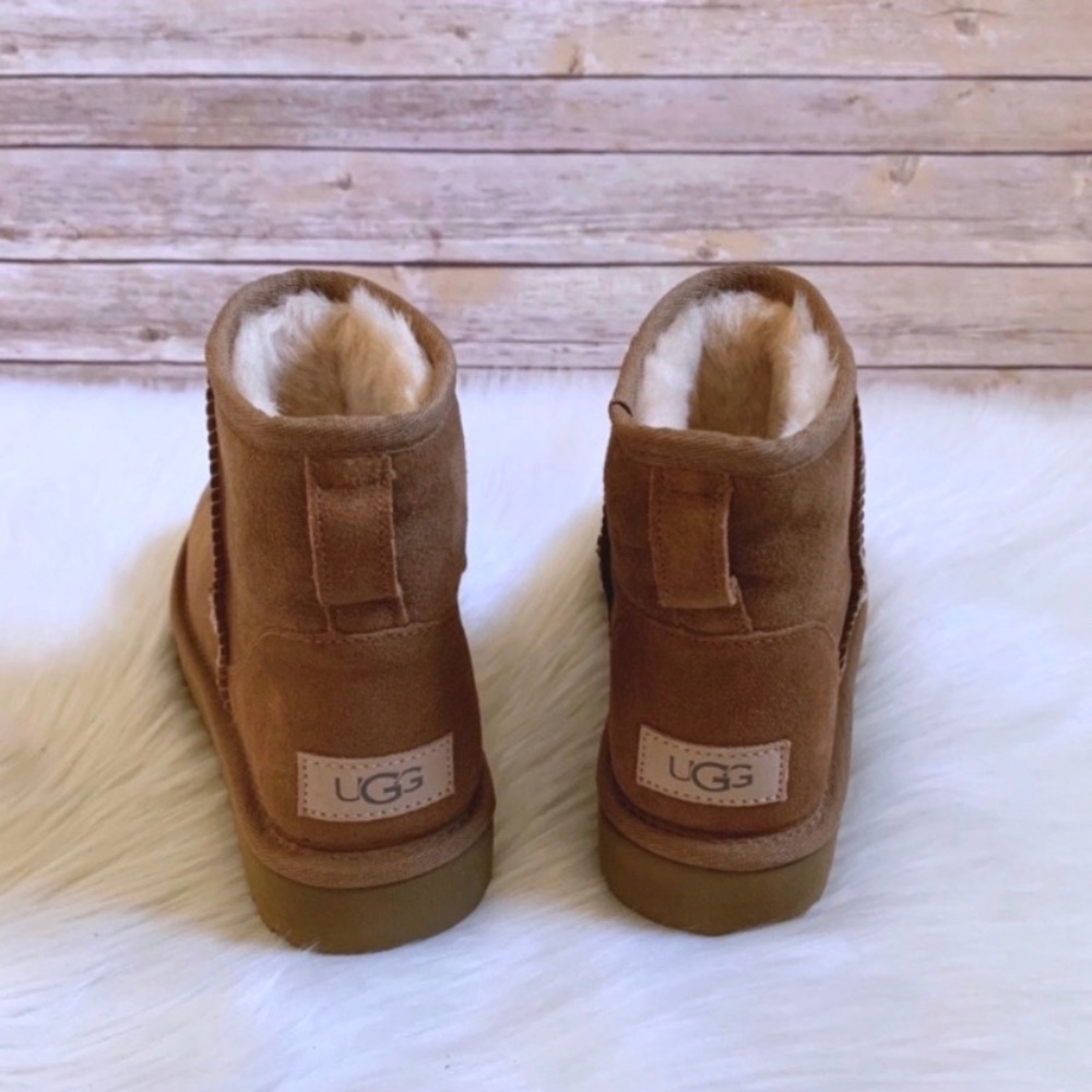 UGG Chestnut Classic Mini II Boots - Picture 5 of 7